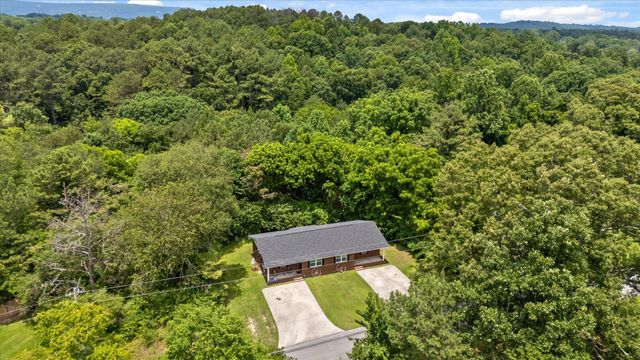 555 E Garden Farm Road, Rossville, GA 30741