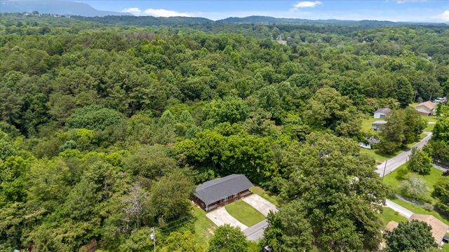555 E Garden Farm Road, Rossville, GA 30741