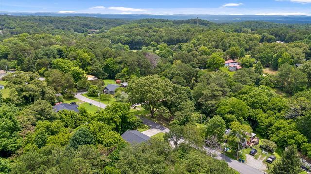 555 E Garden Farm Road, Rossville, GA 30741