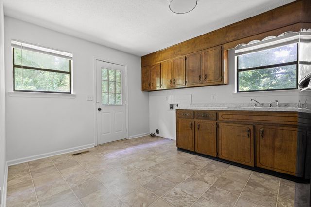 555 E Garden Farm Road, Rossville, GA 30741