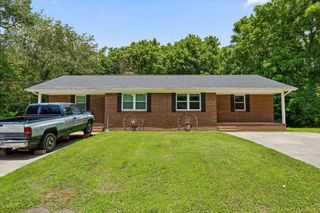 555 E Garden Farm Road, Rossville, GA 30741