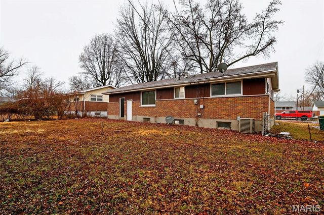 9850 Monarch Drive, St Louis, MO 63136