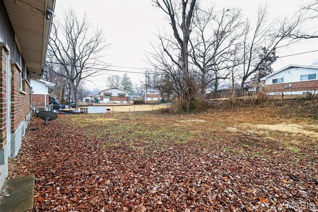 9850 Monarch Drive, St Louis, MO 63136