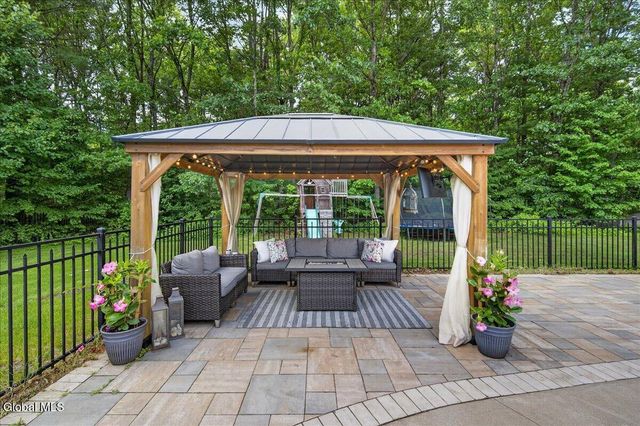 9 Benedict Court, Ballston Spa, NY 12020