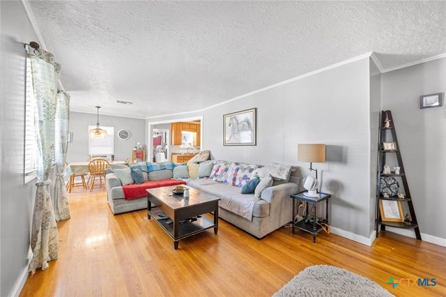 1007 W Avenue A, Lampasas, TX 76550