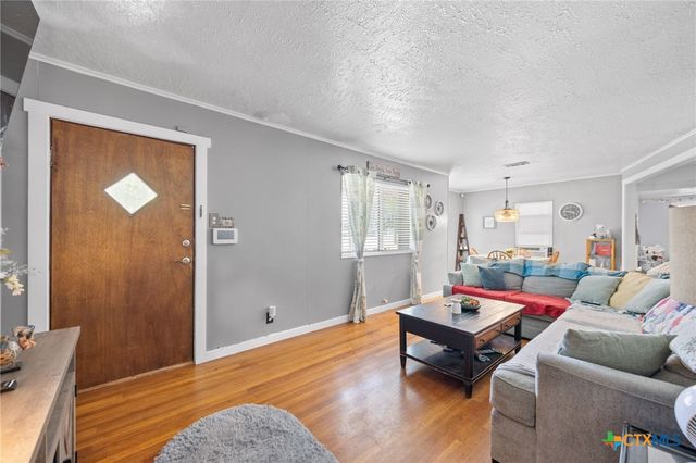 1007 W Avenue A, Lampasas, TX 76550