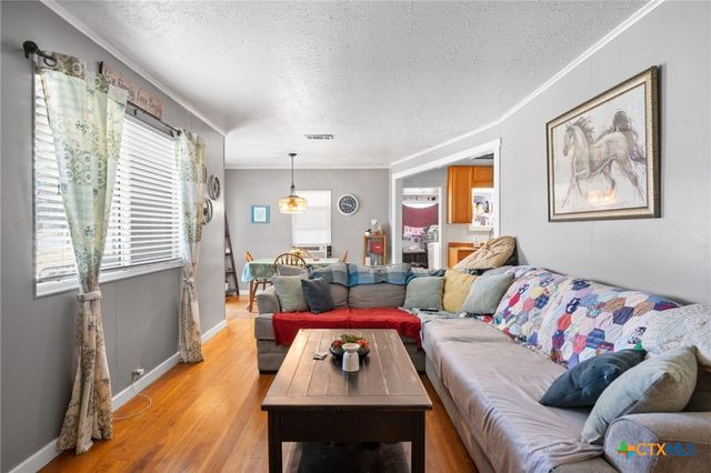 1007 W Avenue A, Lampasas, TX 76550