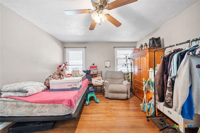 1007 W Avenue A, Lampasas, TX 76550