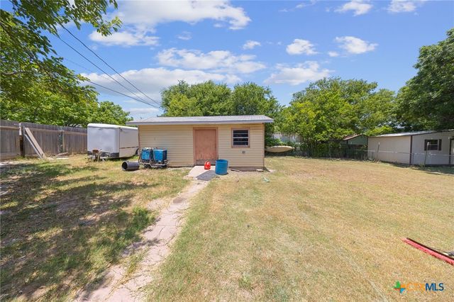1007 W Avenue A, Lampasas, TX 76550