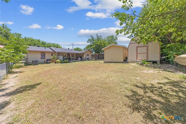 1007 W Avenue A, Lampasas, TX 76550