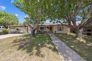 1007 W Avenue A, Lampasas, TX 76550