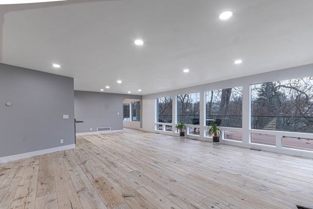 2200 Willow Lane, Rockford, IL 61107