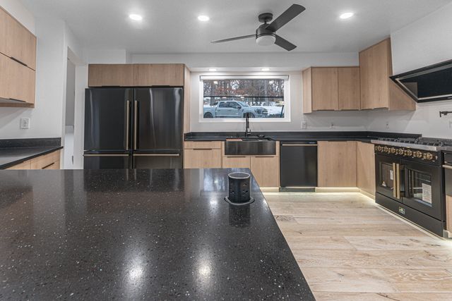 2200 Willow Lane, Rockford, IL 61107