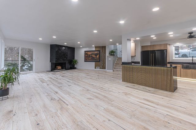 2200 Willow Lane, Rockford, IL 61107