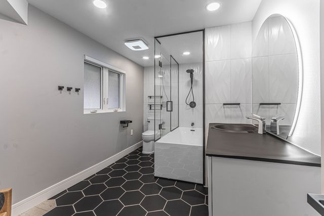 2200 Willow Lane, Rockford, IL 61107