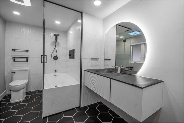 2200 Willow Lane, Rockford, IL 61107