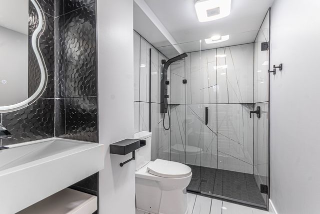 2200 Willow Lane, Rockford, IL 61107