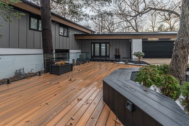 2200 Willow Lane, Rockford, IL 61107