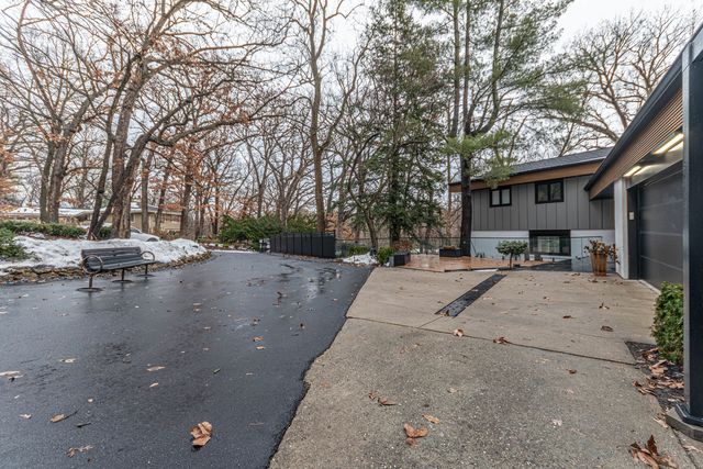 2200 Willow Lane, Rockford, IL 61107