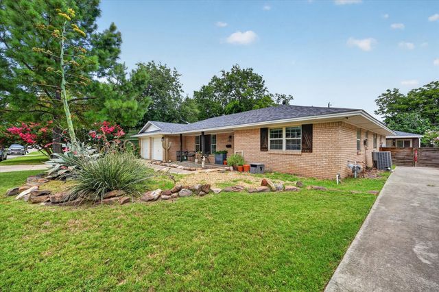 1128 Stanley Street, Denton, TX 76201