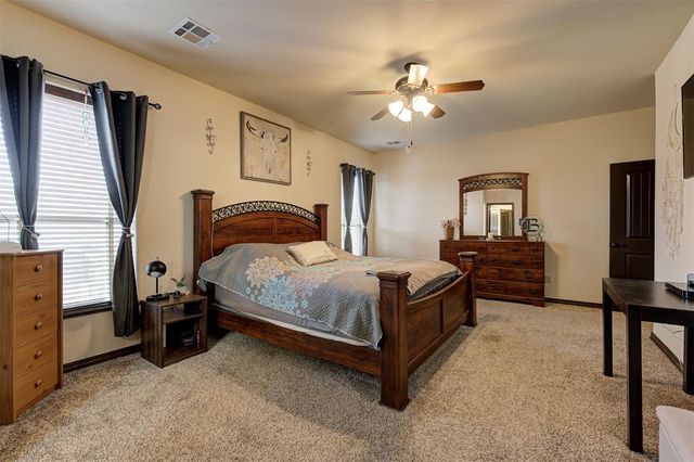 13313 Ambleside Drive, Yukon, OK 73099