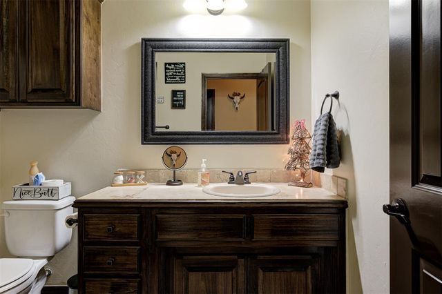 13313 Ambleside Drive, Yukon, OK 73099