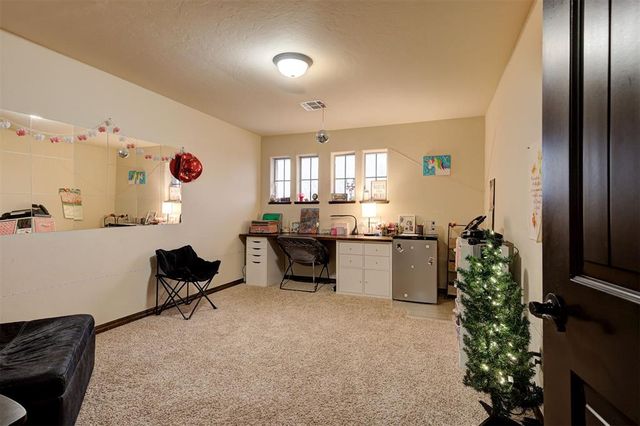 13313 Ambleside Drive, Yukon, OK 73099