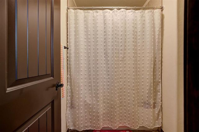 13313 Ambleside Drive, Yukon, OK 73099