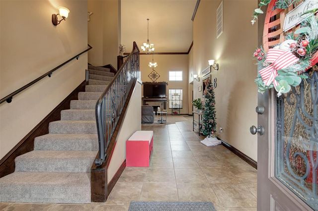 13313 Ambleside Drive, Yukon, OK 73099