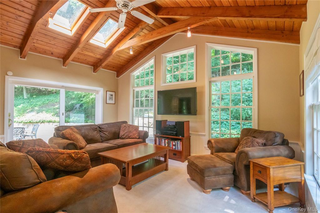 35 Marcourt Drive, Chappaqua, NY 10514 — photo 2