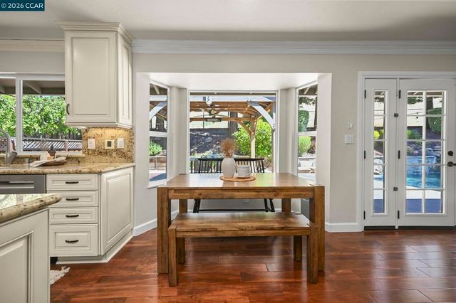 5515 Langford Ct, Concord, CA 94521