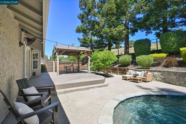 5515 Langford Ct, Concord, CA 94521