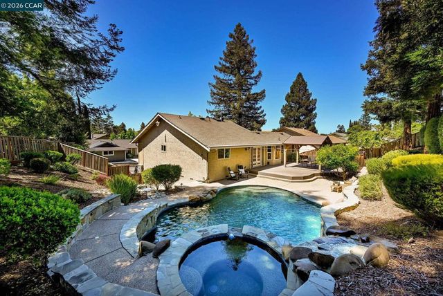 5515 Langford Ct, Concord, CA 94521