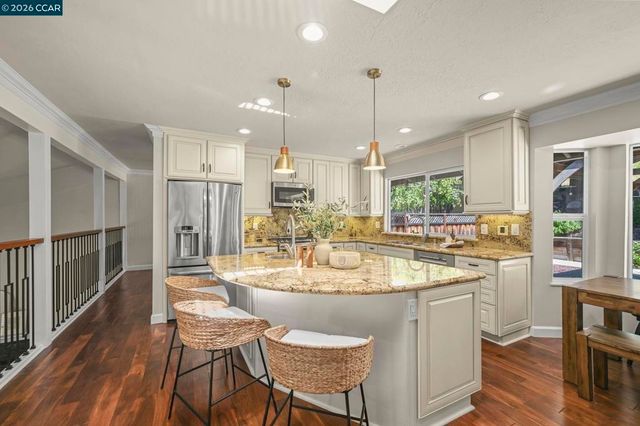 5515 Langford Ct, Concord, CA 94521