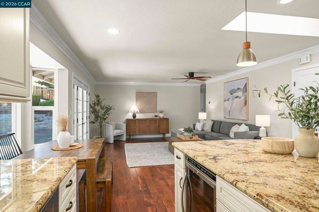 5515 Langford Ct, Concord, CA 94521