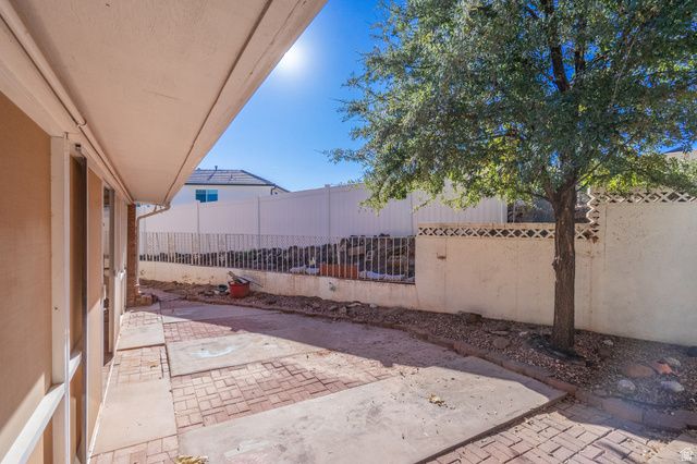 1411 W HOPI CIR, St. George, UT 84790