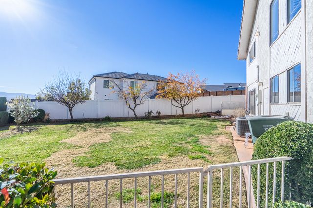 1411 W HOPI CIR, St. George, UT 84790