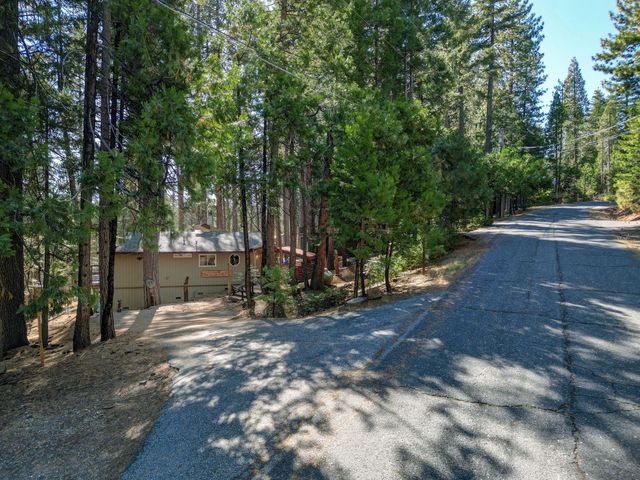 1800 Medina Dr, Arnold, CA 95223