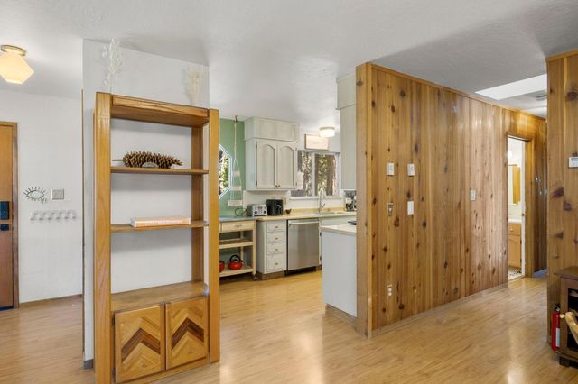 1800 Medina Dr, Arnold, CA 95223