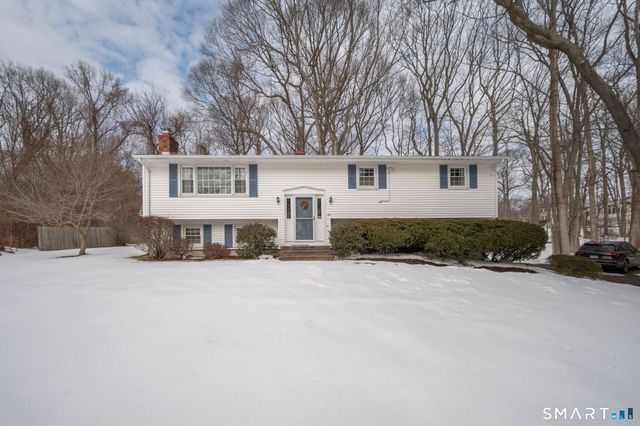 162 Yankee Peddler Path, Madison, CT 06443