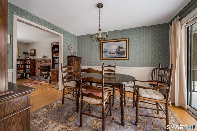 162 Yankee Peddler Path, Madison, CT 06443