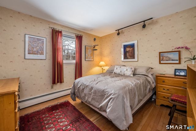 162 Yankee Peddler Path, Madison, CT 06443