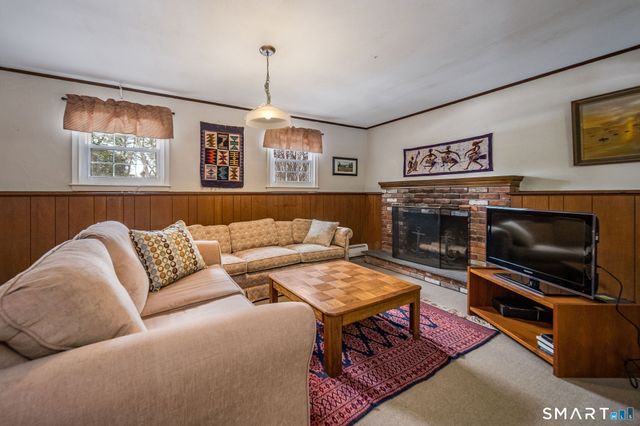 162 Yankee Peddler Path, Madison, CT 06443