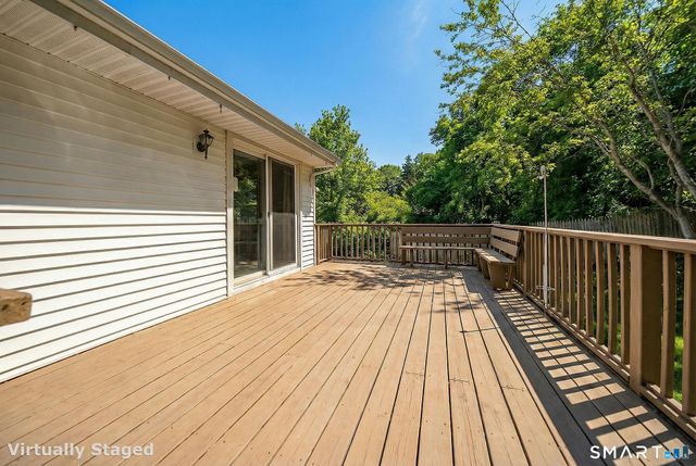 162 Yankee Peddler Path, Madison, CT 06443