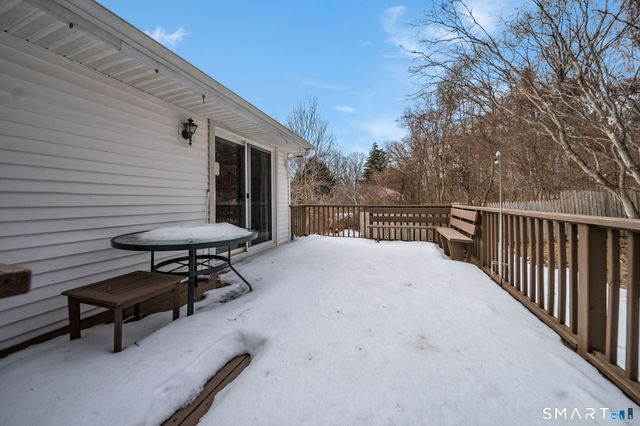 162 Yankee Peddler Path, Madison, CT 06443