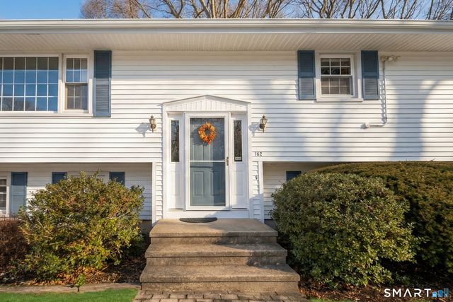 162 Yankee Peddler Path, Madison, CT 06443