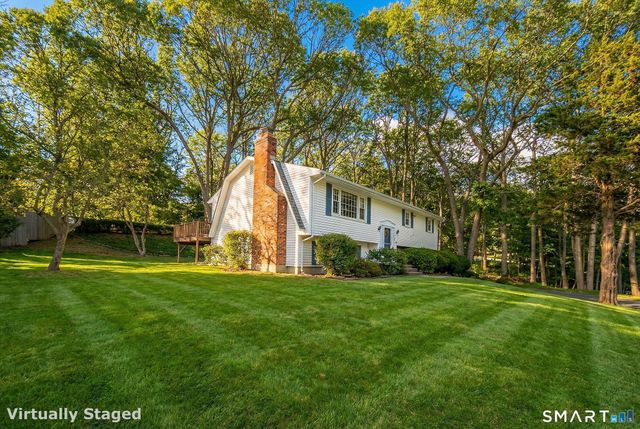 162 Yankee Peddler Path, Madison, CT 06443