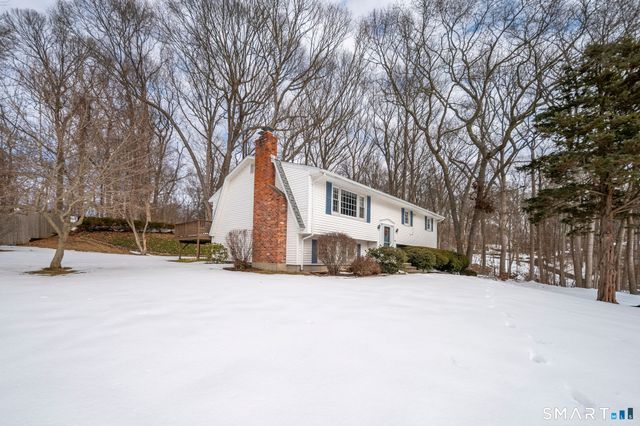 162 Yankee Peddler Path, Madison, CT 06443