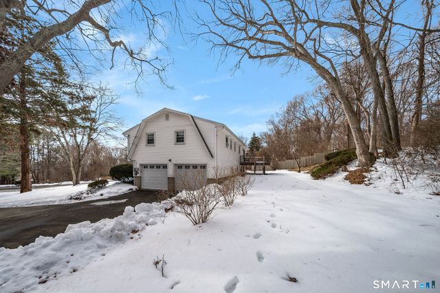 162 Yankee Peddler Path, Madison, CT 06443