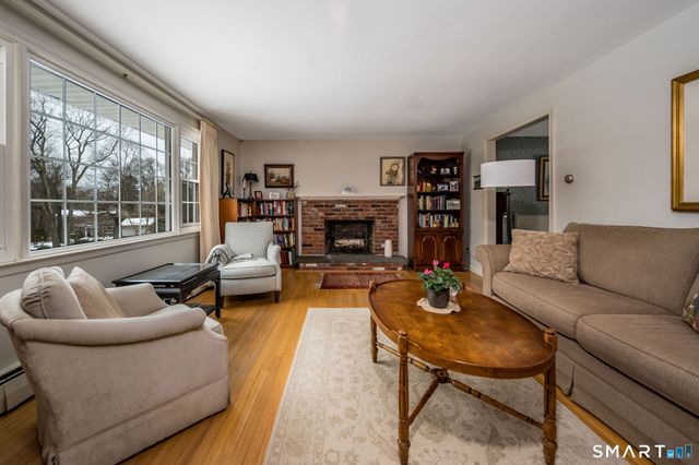 162 Yankee Peddler Path, Madison, CT 06443